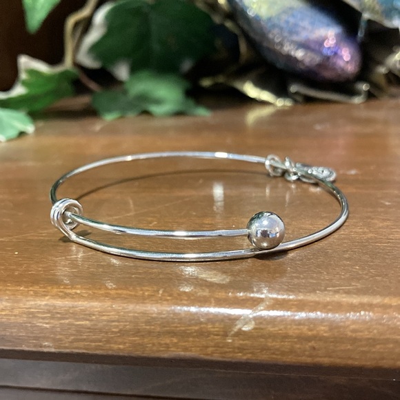 Bella Perlina Silvertone Adjustable Stretch Bangle Bracelets - Set of 2 - Picture 3 of 6